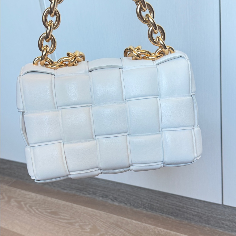 BOTTEGA VENETA Lambskin Maxi Intreccio Padded Chain Cassette Crossbody Bag Chalk - Picture 7 of 15
